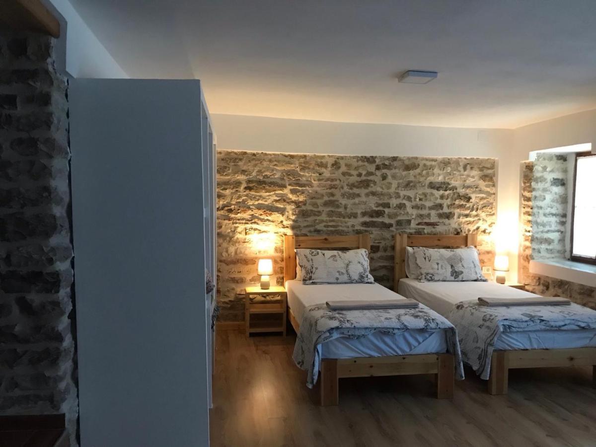 Vila Eri Gjirokastër Eksteriør bilde
