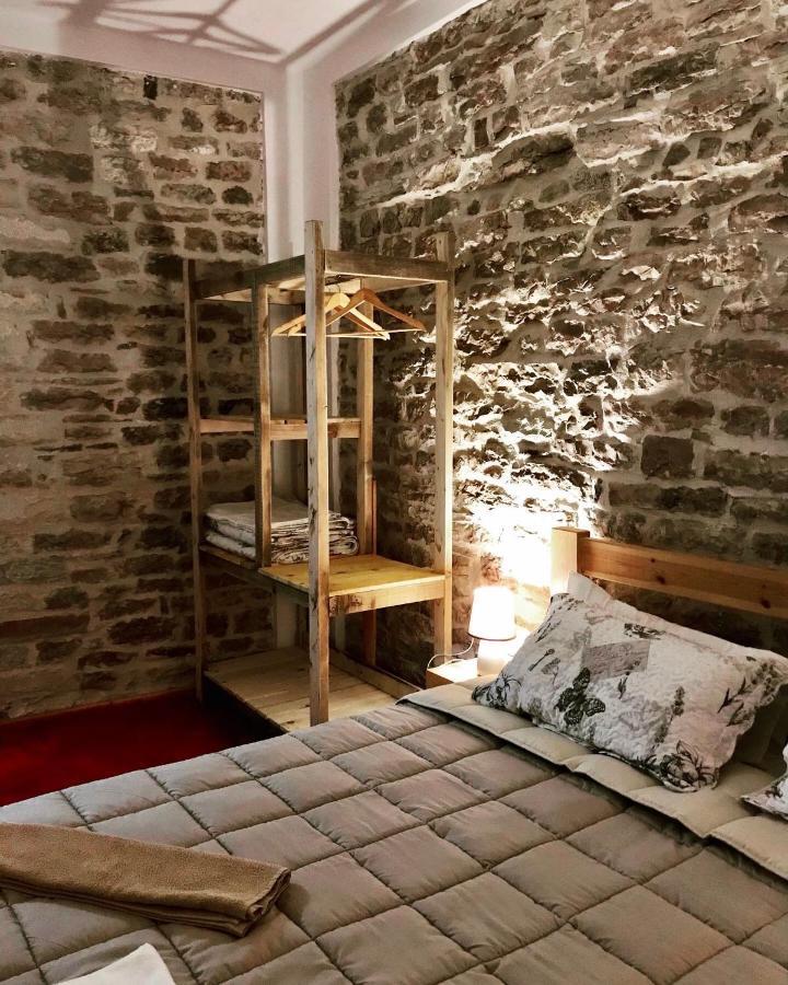 Vila Eri Gjirokastër Eksteriør bilde