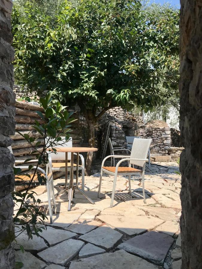 Vila Eri Gjirokastër Eksteriør bilde